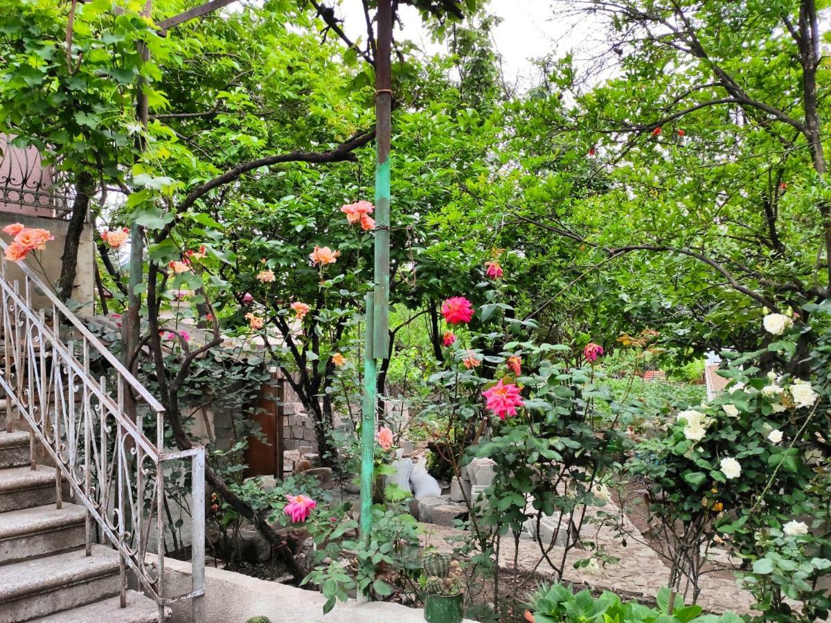 Guesthouse Ttt Tbiliszi Kültér fotó